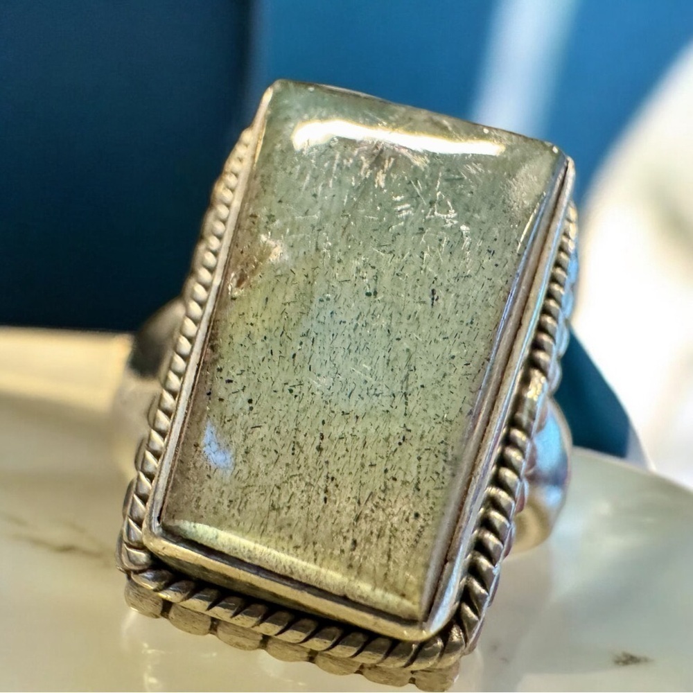 Flashy Labradorite Sterling Silver Ring (8.5) - Picture 6 of 8
